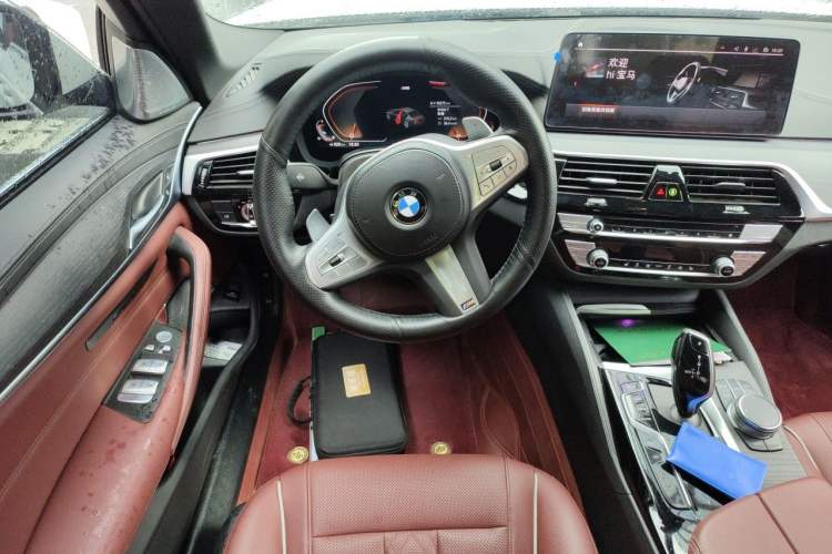 Used BMW 5 Series 2023 530Li Leading Model M Sport Package Steering Wheel