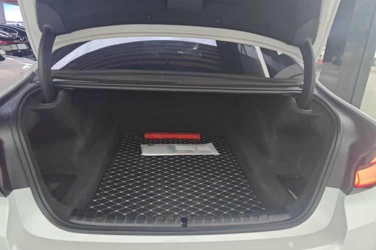 Used BMW 5 Series 2023 Restyled 530Li Leading Edition M Sport Package Trunk