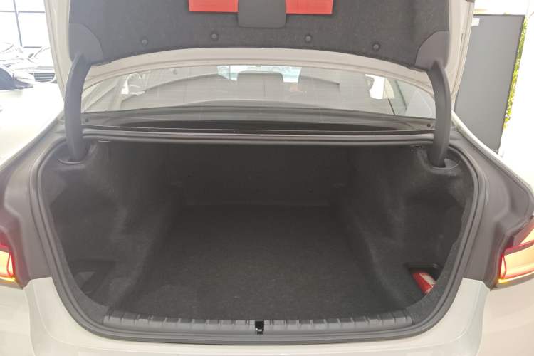 Used BMW 5 Series 2023 530Li Leading Edition Luxury Package Trunk