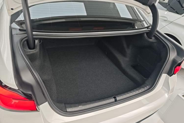 Used BMW 5 Series 2023 530Li Leading Model M Sport Package Trunk