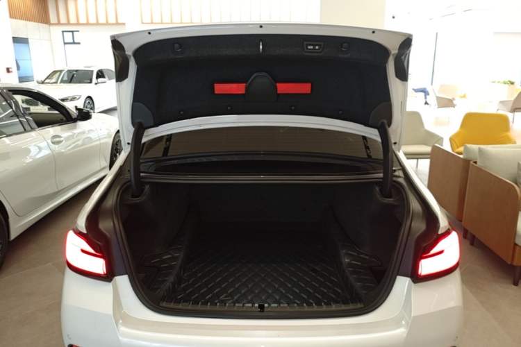 Used BMW 5 Series 2023 530Li Leading Model M Sport Package Trunk