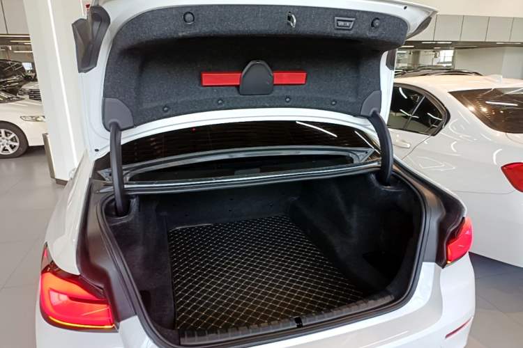 Used BMW 5 Series 2023 530Li Leading Edition Luxury Package Trunk