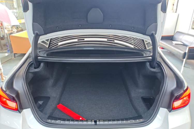 Used BMW 5 Series 2023 530Li Leading Model M Sport Package Trunk