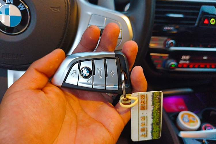 Used BMW 5 Series 2023 530Li Luxury Edition M Sport Package Vehicle Key