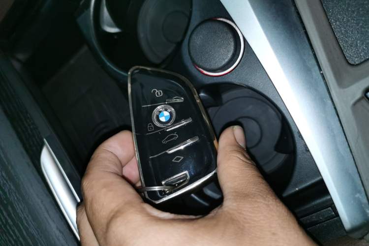 Used BMW 5 Series 2023 530Li Luxury Edition M Sport Package Vehicle Key