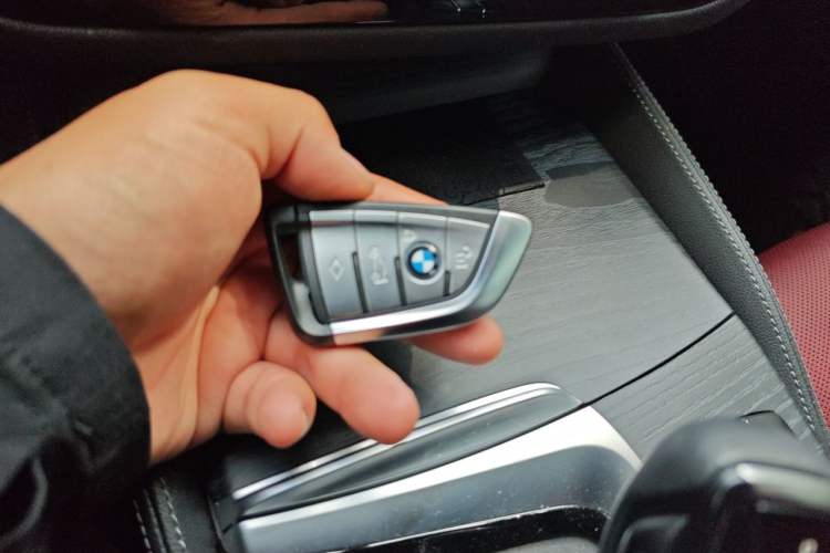 Used BMW 5 Series 2023 530Li Luxury Edition M Sport Package Vehicle Key