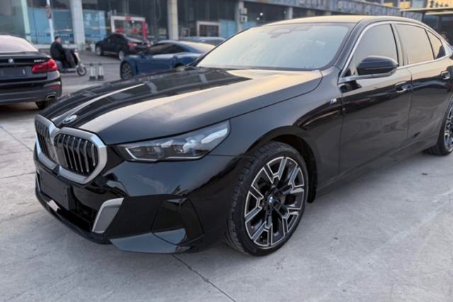 Used BMW 5 Series 2024 530Li Luxury Edition M Sport Package