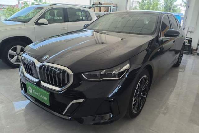 Ojetý BMW 5 Series 2024 525Li M Sport Package