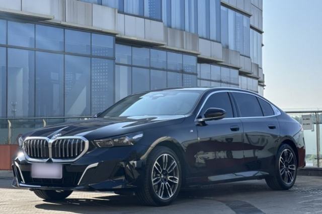 Used BMW 5 Series 2024 525Li M Sport Package