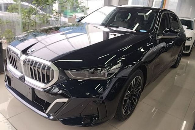 Used BMW 5 Series 2024 530Li Leading Model M Sport Package