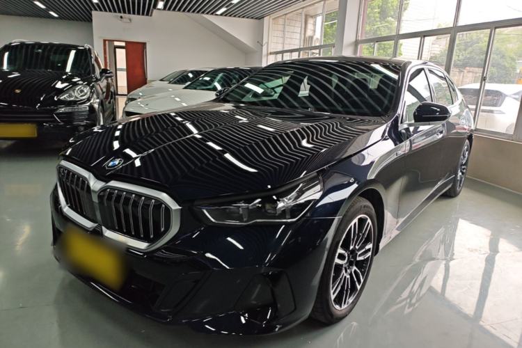BMW 5 Series 2024 525Li M Sport Package
