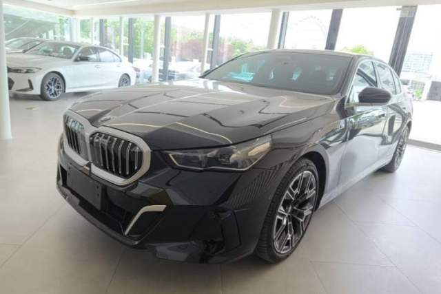 Used BMW 5 Series 2024 530Li Luxury Edition M Sport Package