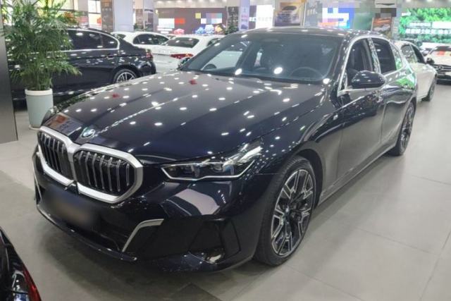 Used BMW 5 Series 2024 530Li Luxury Edition M Sport Package
