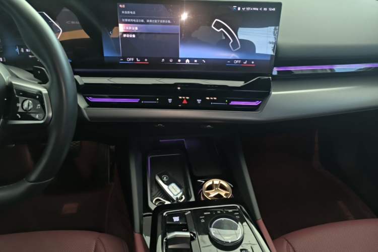Used BMW 5 Series 2024 525Li M Sport Package Audio And AC Panel