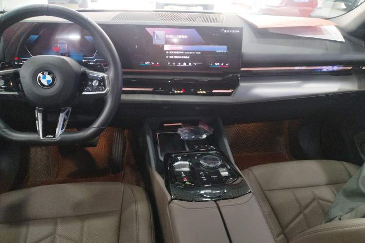Used BMW 5 Series 2024 525Li M Sport Package Audio And AC Panel