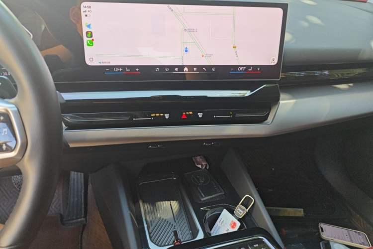 Used BMW 5 Series 2024 525Li M Sport Package Audio And AC Panel