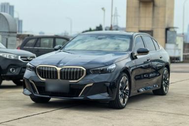 Used BMW 5 Series 2024 530Li Luxury Edition M Sport Package