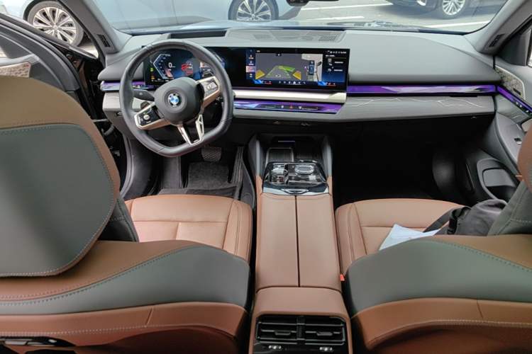 Used BMW 5 Series 2024 530Li Luxury Edition M Sport Package Center Console