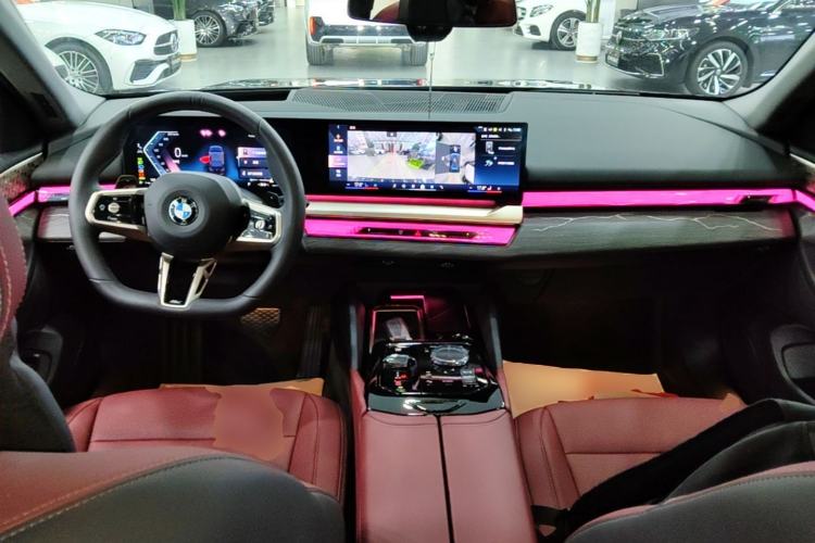 Used BMW 5 Series 2024 530Li Luxury Edition M Sport Package Center Console
