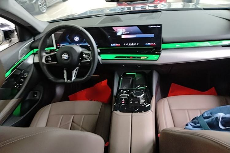 Used BMW 5 Series 2024 530Li Leading Model M Sport Package Center Console