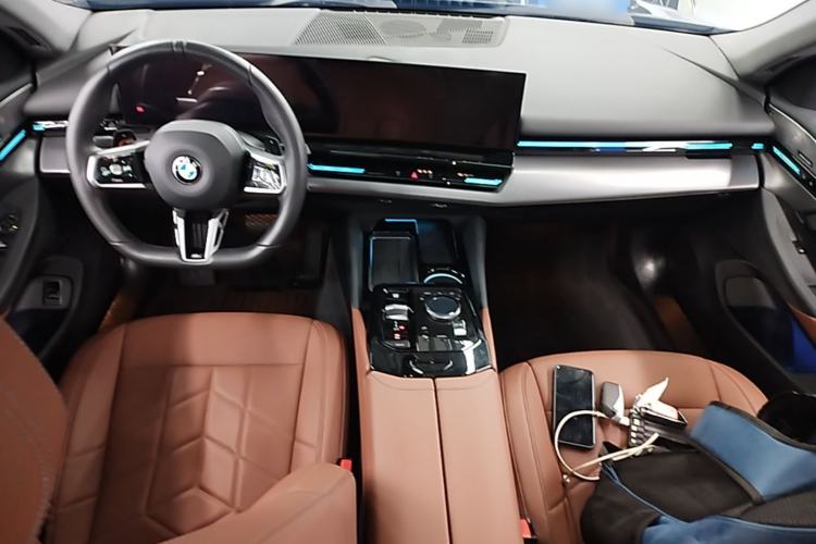 Used BMW 5 Series 2024 525Li M Sport Package Center Console