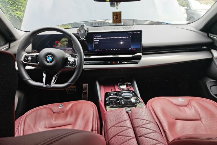 Used BMW 5 Series 2024 525Li M Sport Package Center Console