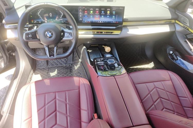 Used BMW 5 Series 2024 530Li xDrive M Sport Package Center Console