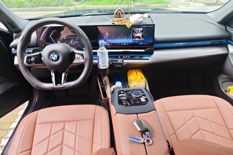 Used BMW 5 Series 2024 530Li Leading Model M Sport Package Center Console