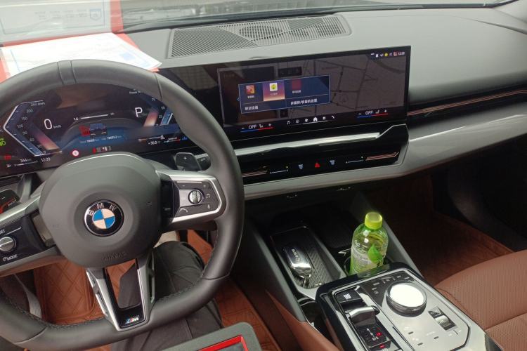Used BMW 5 Series 2024 525Li M Sport Package Center Console