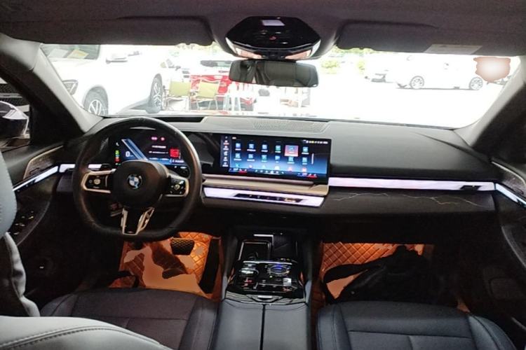 Used BMW 5 Series 2024 530Li Luxury Edition M Sport Package Center Console
