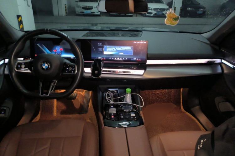 Used BMW 5 Series 2024 530Li Leading Model M Sport Package Center Console