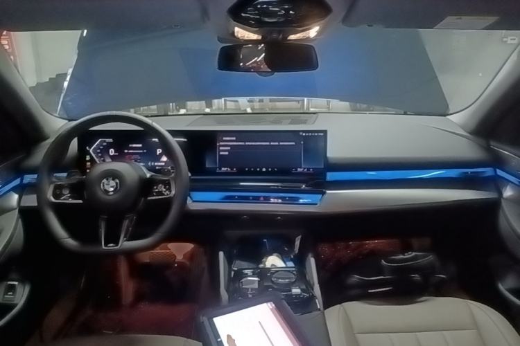 Used BMW 5 Series 2024 530Li Leading Model M Sport Package Center Console
