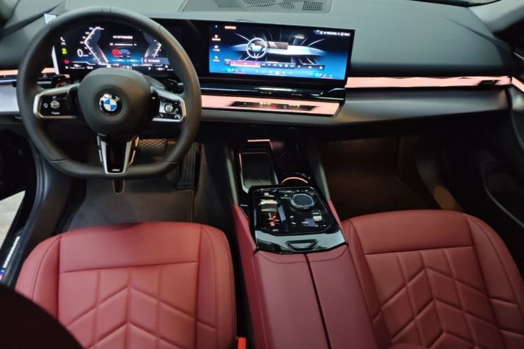 Used BMW 5 Series 2024 530Li Leading Model M Sport Package Center Console