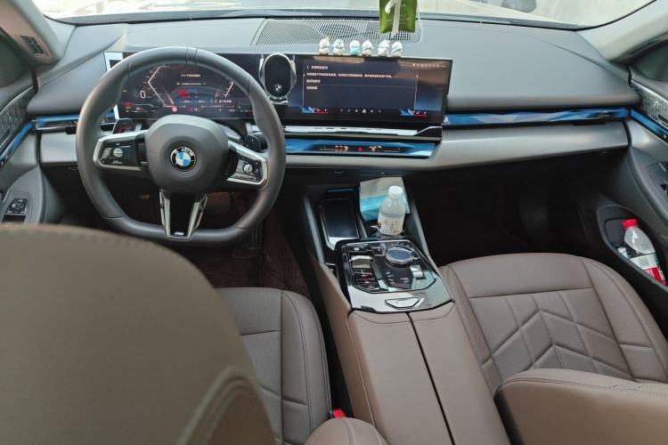 Used BMW 5 Series 2024 530Li Luxury Edition M Sport Package Center Console