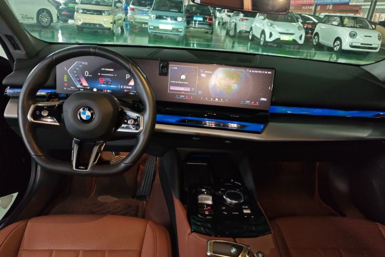 Used BMW 5 Series 2024 530Li Leading Model M Sport Package Center Console