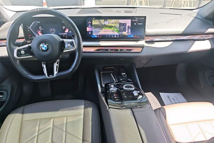 Used BMW 5 Series 2024 530Li Leading Model M Sport Package Center Console