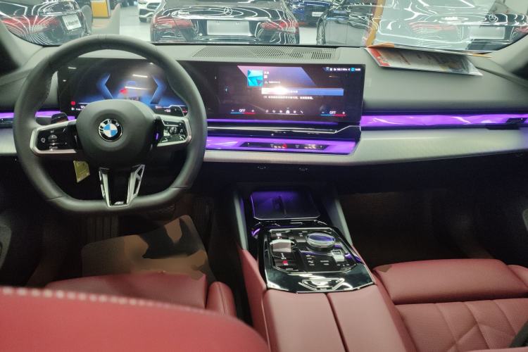 Used BMW 5 Series 2024 525i M Sport Package Center Console