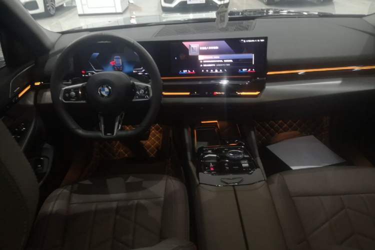Used BMW 5 Series 2024 525Li M Sport Package Center Console
