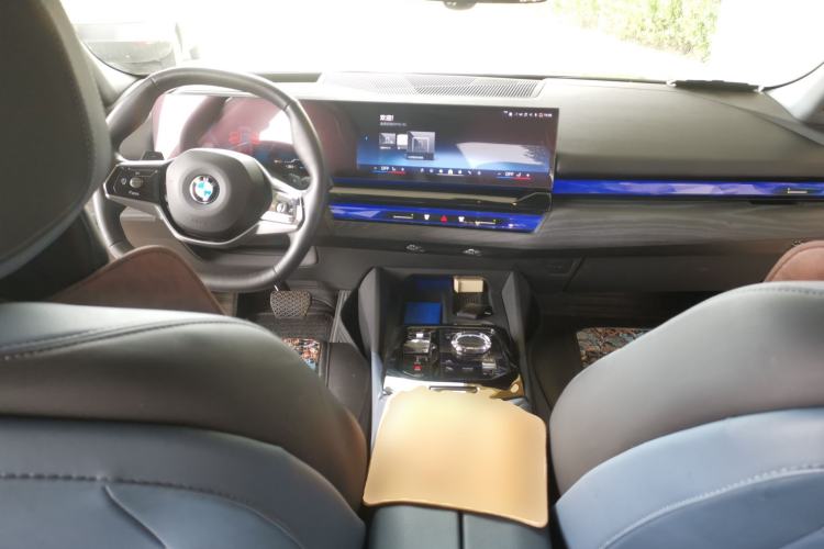 Used BMW 5 Series 2024 530Li Luxury Package Premium Edition Center Console