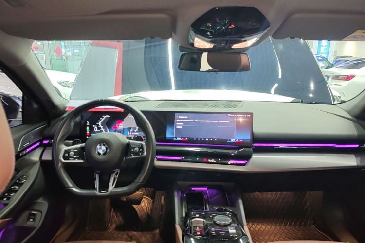 Used BMW 5 Series 2024 525Li M Sport Package Center Console