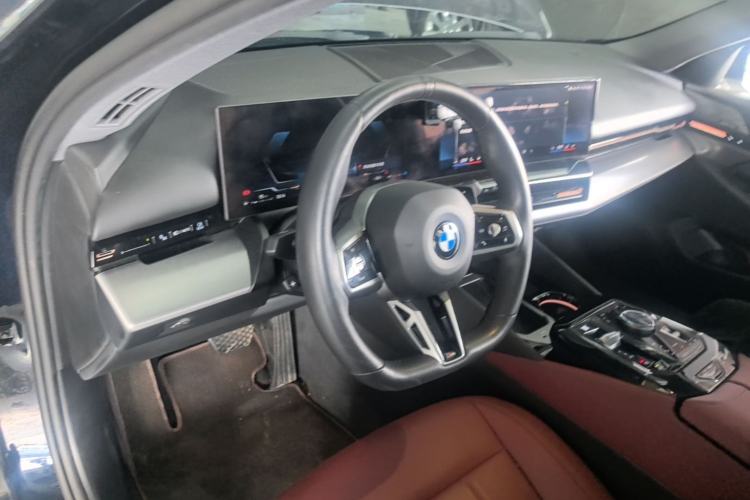 Used BMW 5 Series 2024 525Li M Sport Package Center Console