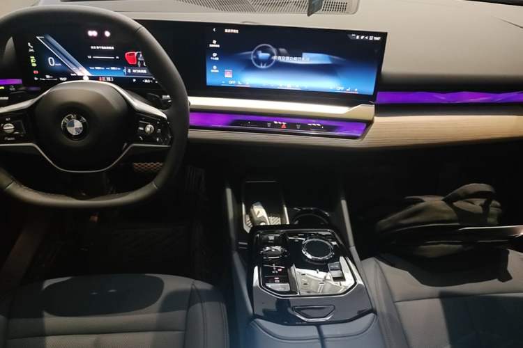 Used BMW 5 Series 2024 530Li Luxury Package Premium Edition Center Console