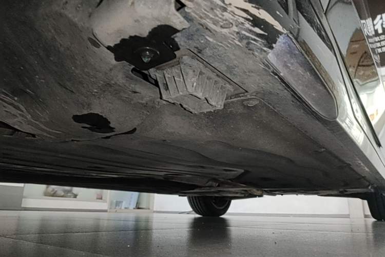Used BMW 5 Series 2024 525Li M Sport Package Chassis Front Left