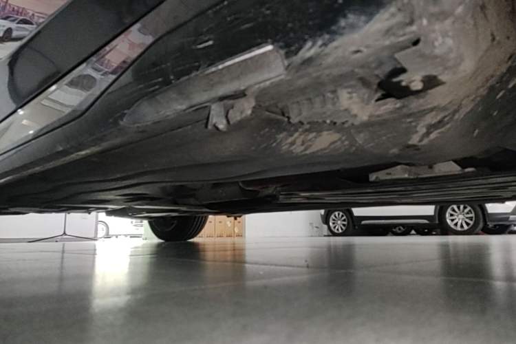 Used BMW 5 Series 2024 525Li M Sport Package Chassis Front Right