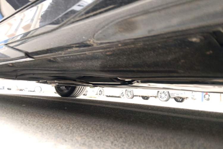 Used BMW 5 Series 2024 530Li Leading Luxury Package Chassis Front Right