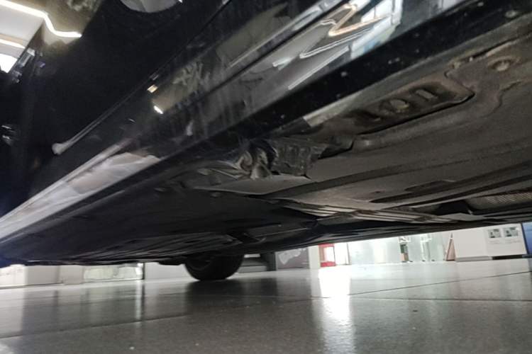Used BMW 5 Series 2024 525Li M Sport Package Chassis Rear Left