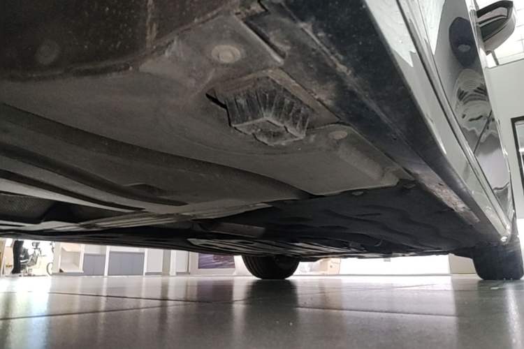 Used BMW 5 Series 2024 525Li M Sport Package Chassis Rear Right