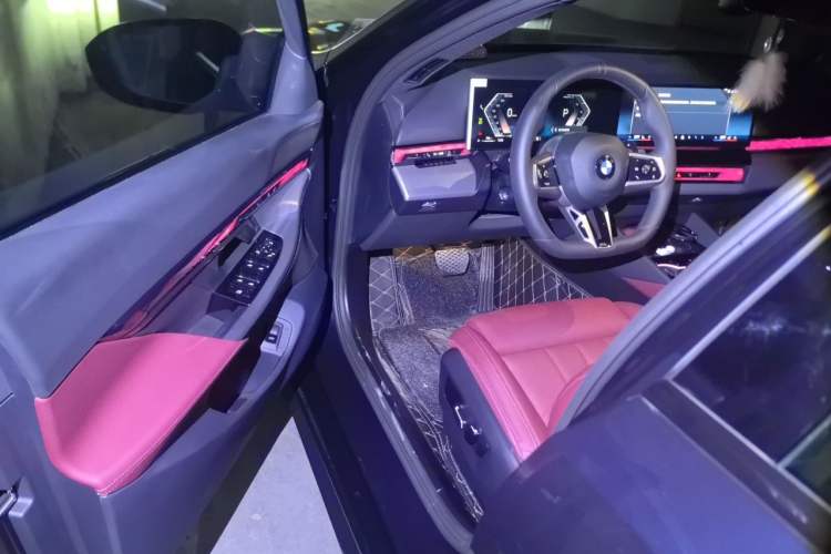 Used BMW 5 Series 2024 530i Leading Model M Sport Package Driver Seat