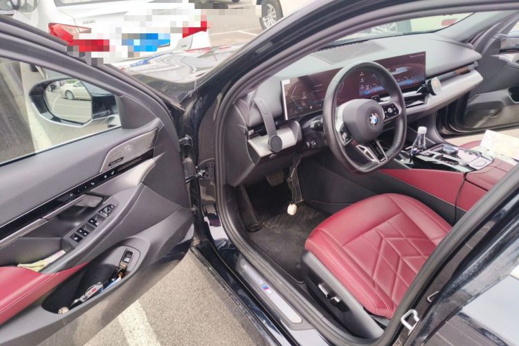 Used BMW 5 Series 2024 530Li xDrive M Sport Package Driver Seat