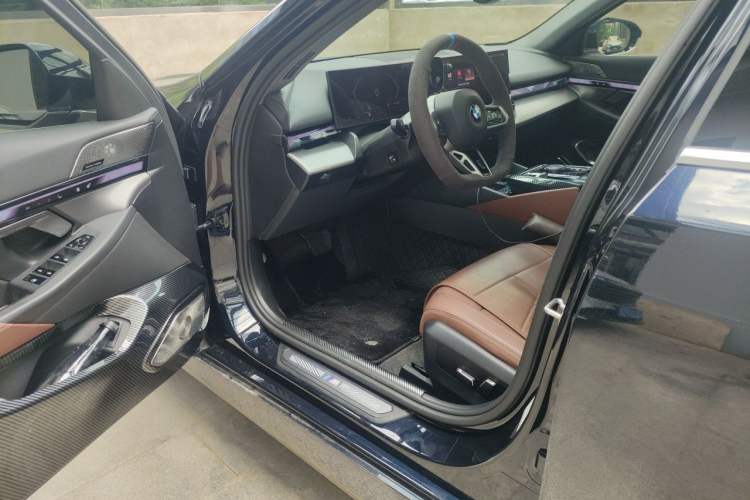 Used BMW 5 Series 2024 530Li Leading Model M Sport Package Driver Seat
